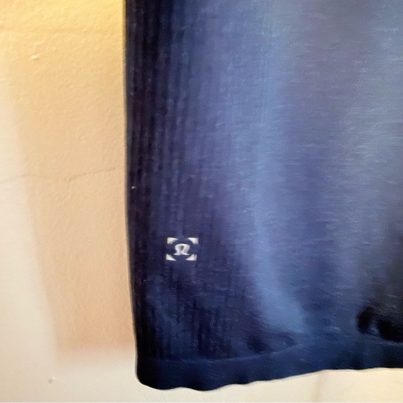 lululemon athletica Deep Blue Short Sleeve Tee - Picture 3 of 3